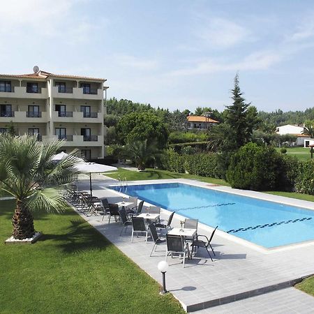 Hotel Azur Kriopijí Kültér fotó