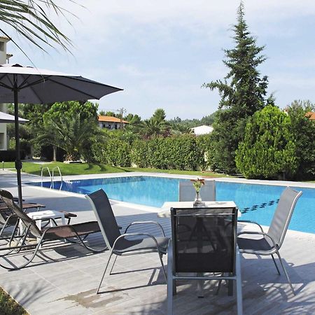 Hotel Azur Kriopijí Kültér fotó