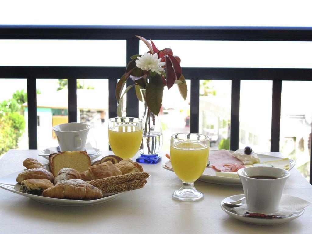 Hotel Azur Kriopijí Szoba fotó