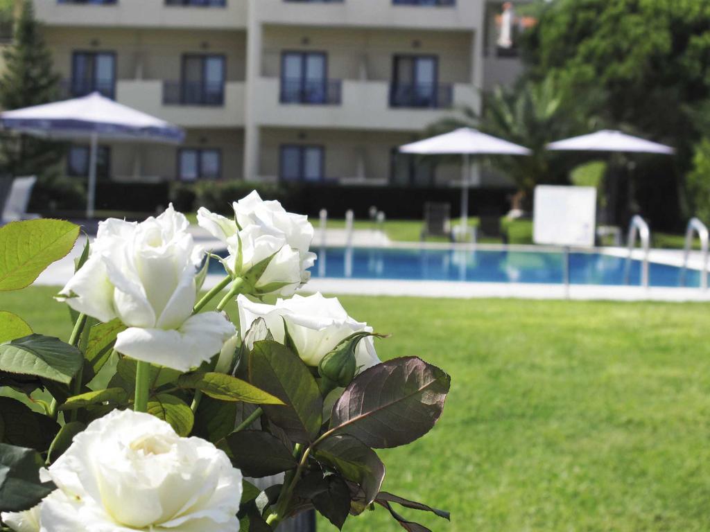 Hotel Azur Kriopijí Kültér fotó