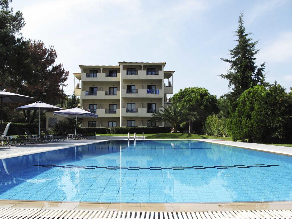 Hotel Azur Kriopijí Kültér fotó