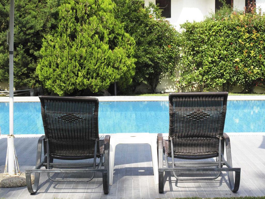 Hotel Azur Kriopijí Kültér fotó