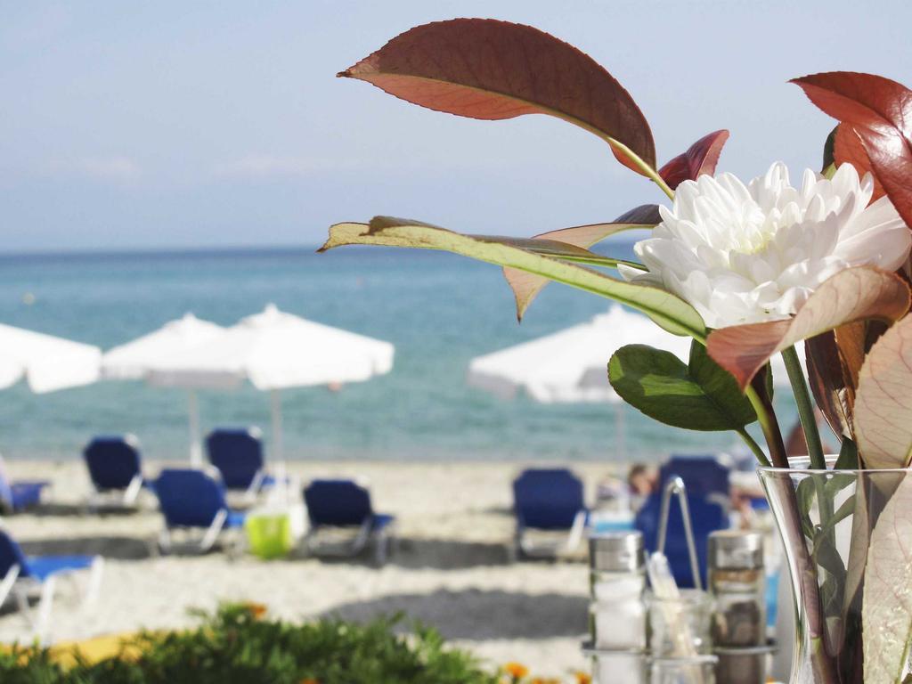 Hotel Azur Kriopijí Kültér fotó