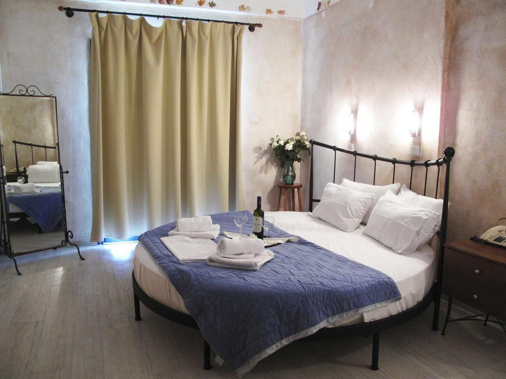 Hotel Azur Kriopijí Kültér fotó