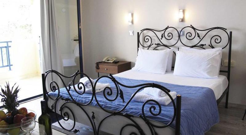 Hotel Azur Kriopijí Kültér fotó
