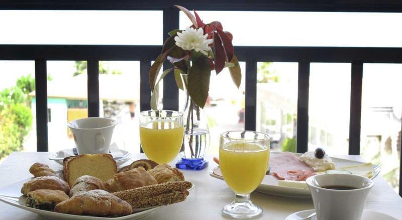 Hotel Azur Kriopijí Kültér fotó
