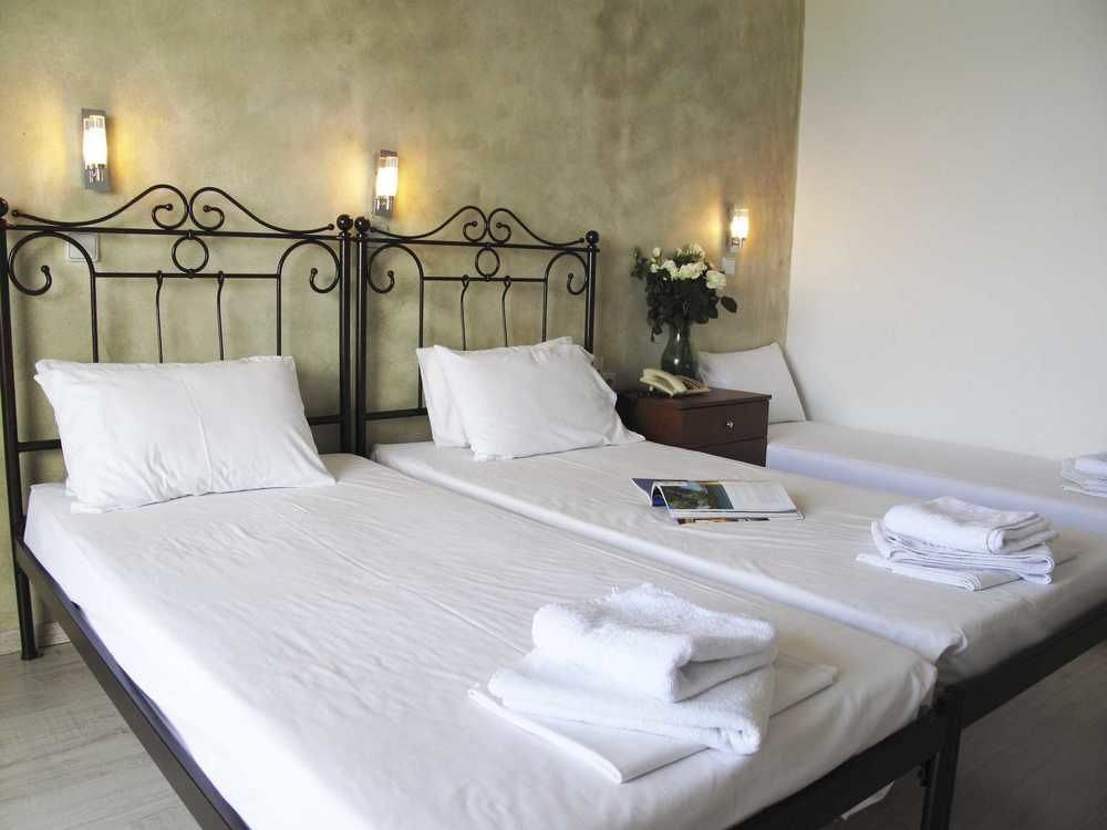 Hotel Azur Kriopijí Kültér fotó