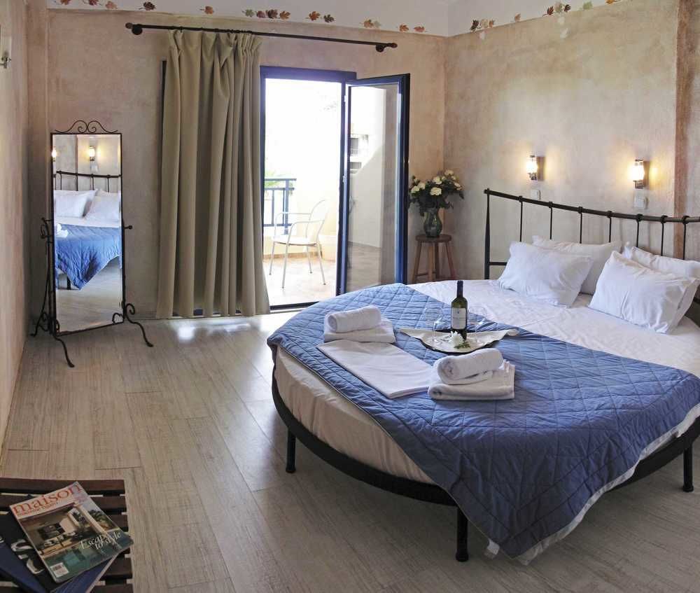Hotel Azur Kriopijí Kültér fotó