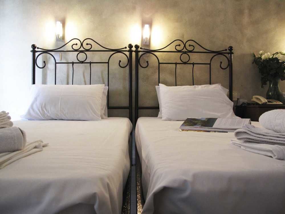 Hotel Azur Kriopijí Kültér fotó