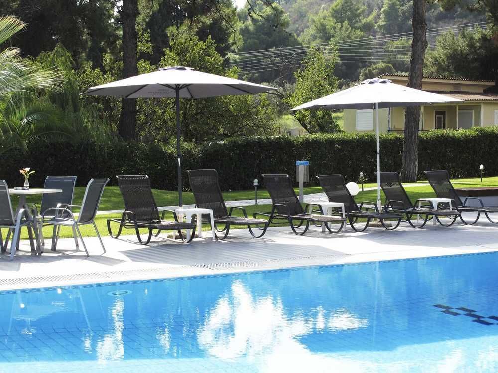 Hotel Azur Kriopijí Kültér fotó